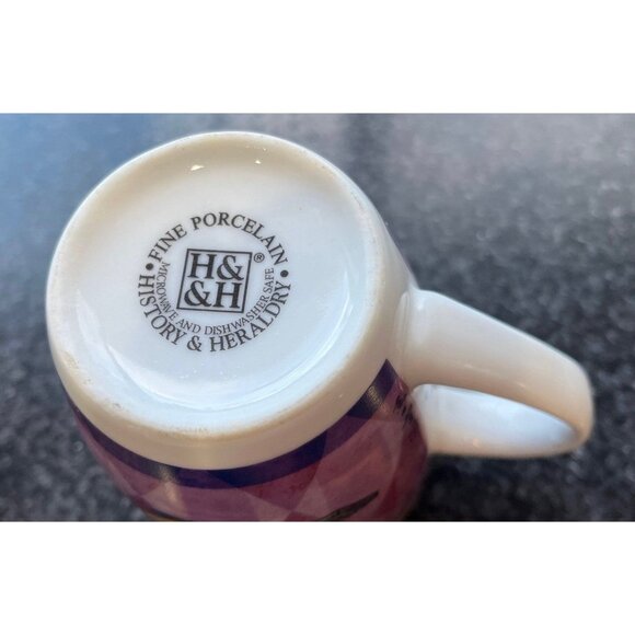 History & Heraldry Fine Porcelain Coffee Tea Mug "Armchair Sports Fan" - Picture 4 of 5